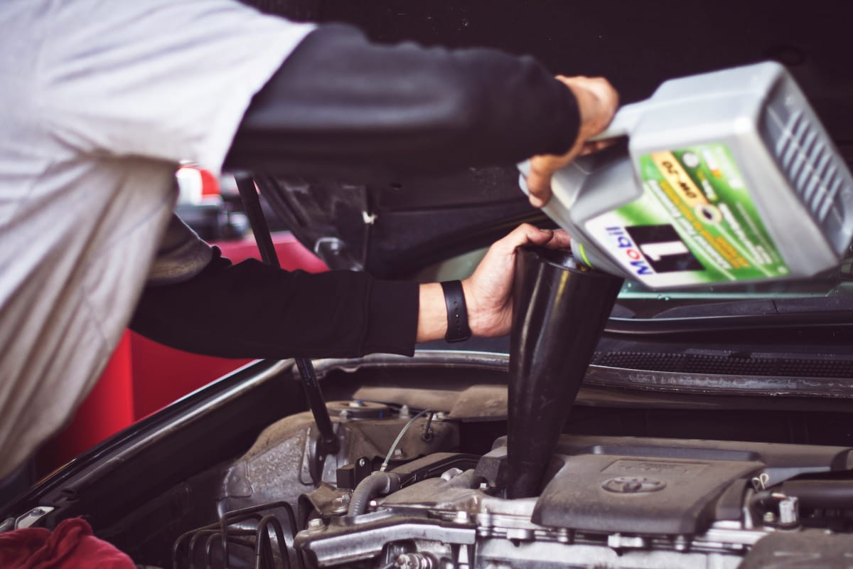Oil Change Services at Burt Brothers